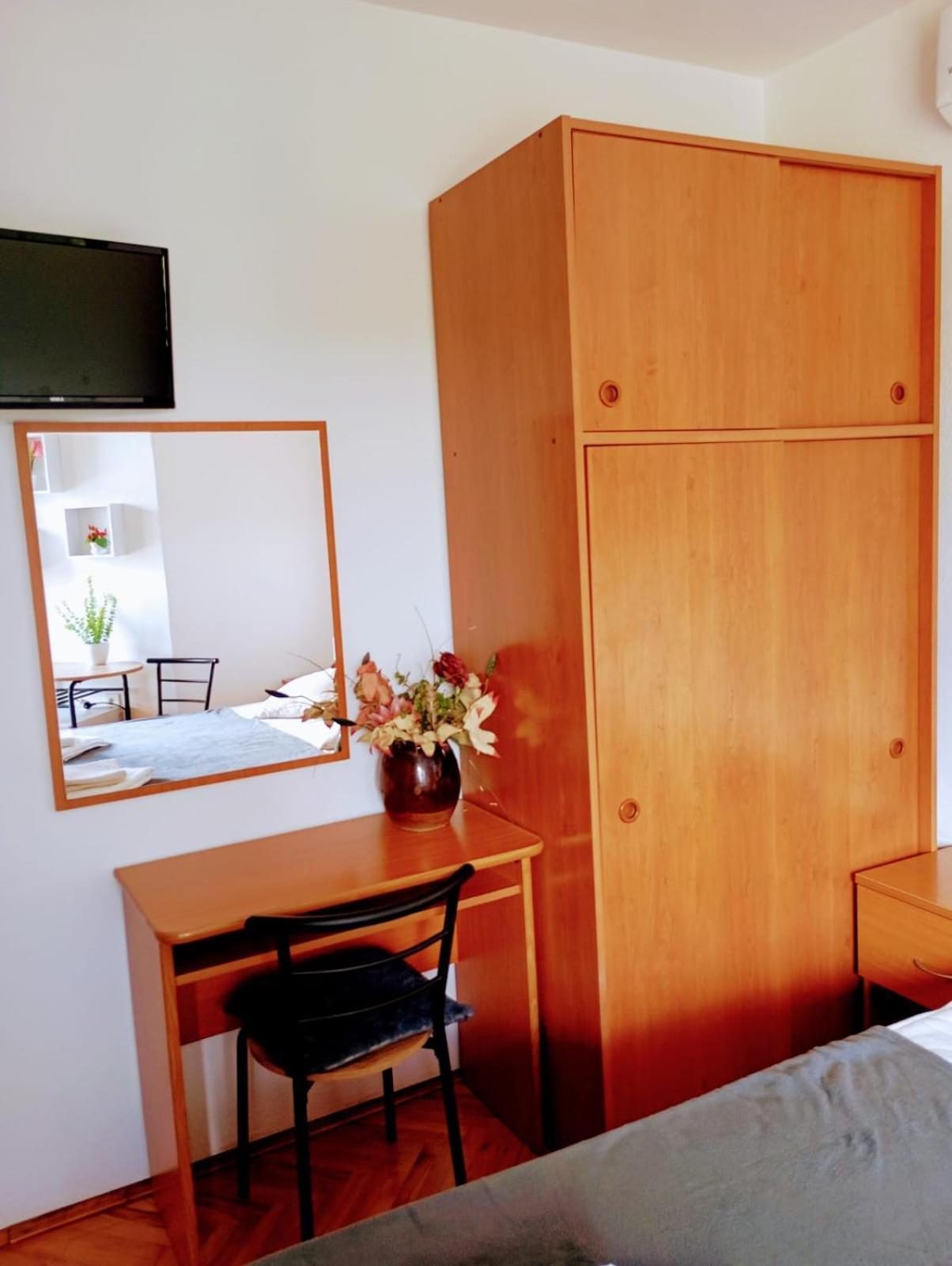 Rooms Helena 克尔克 外观 照片