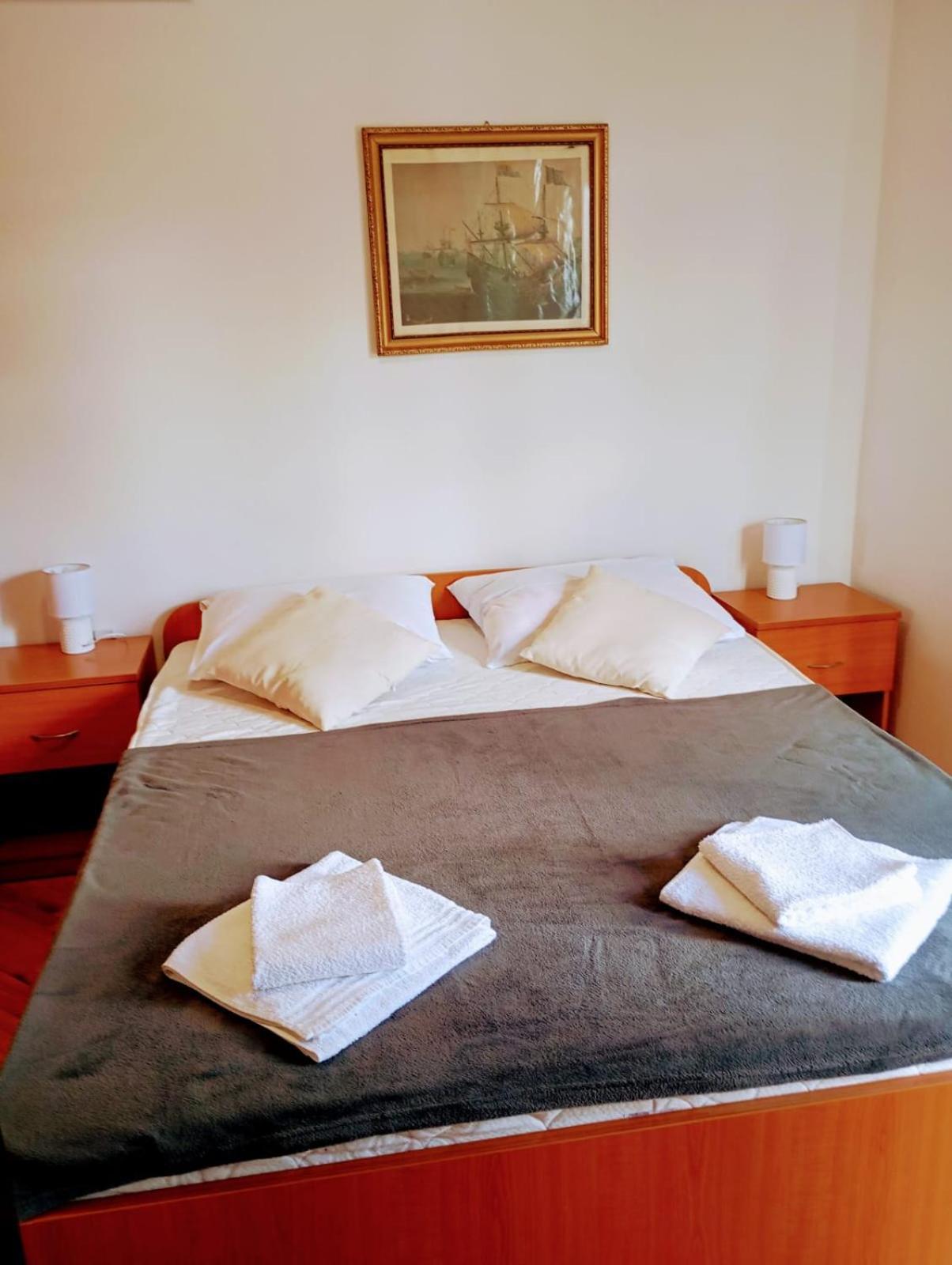 Rooms Helena 克尔克 外观 照片