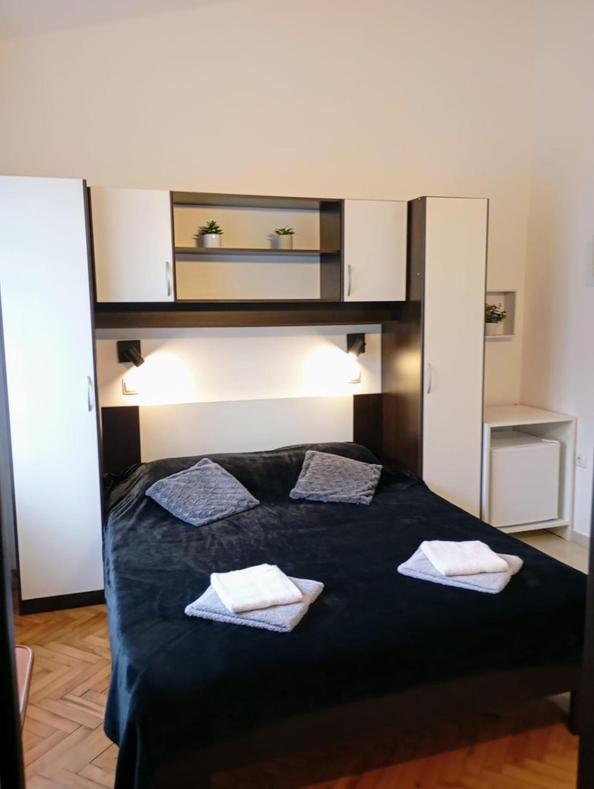 Rooms Helena 克尔克 外观 照片