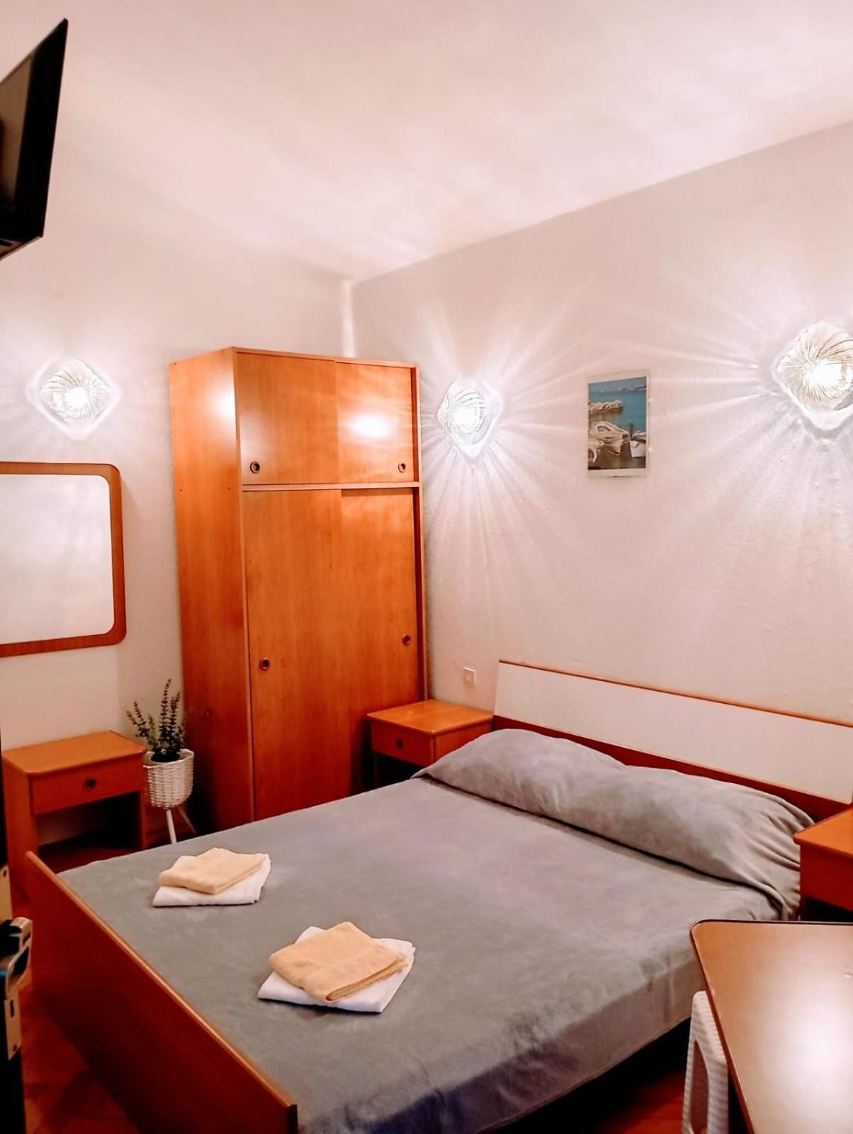 Rooms Helena 克尔克 外观 照片